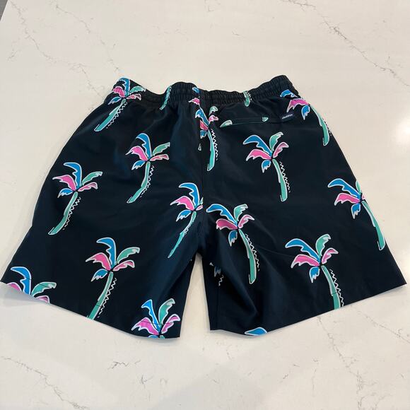 Chubbies Classic‎ Swim Trunk in Havana Nights size Medium - Picture 2 of 6